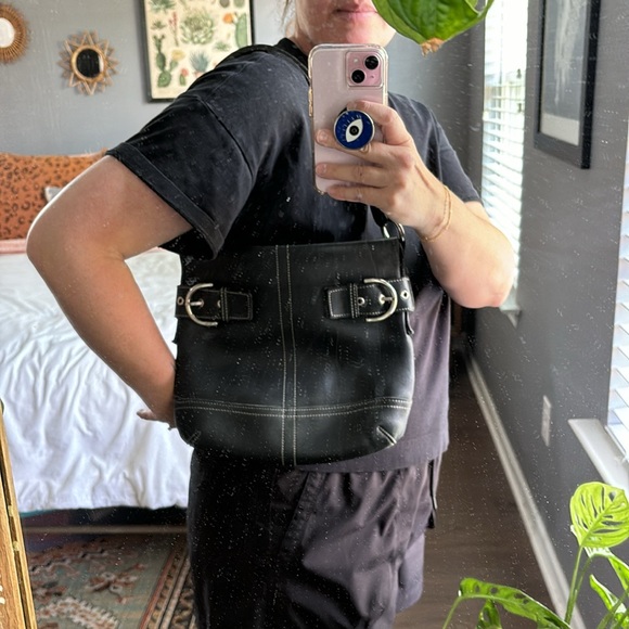 Coach Leather Buckle Shoulder Bag EUC Black - Picture 8 of 16